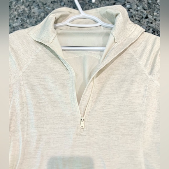 Long Sleeve Under Armour Yoga Jacket-  Size Small- Crème Color - Picture 4 of 8